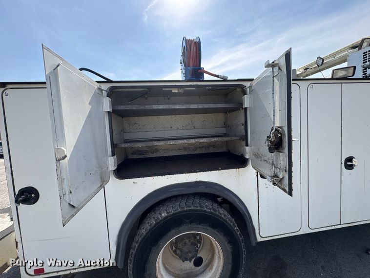 image for item FB8695 2010 International WorkStar 7400 utility / service truck