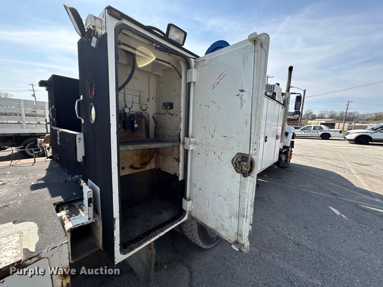 image for item FB8695 2010 International WorkStar 7400 utility / service truck