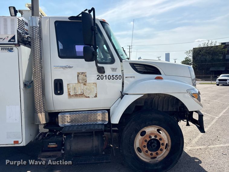 image for item FB8695 2010 International WorkStar 7400 utility / service truck