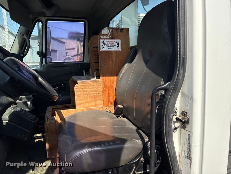 image for item FB8695 2010 International WorkStar 7400 utility / service truck