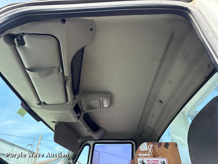 image for item FB8695 2010 International WorkStar 7400 utility / service truck