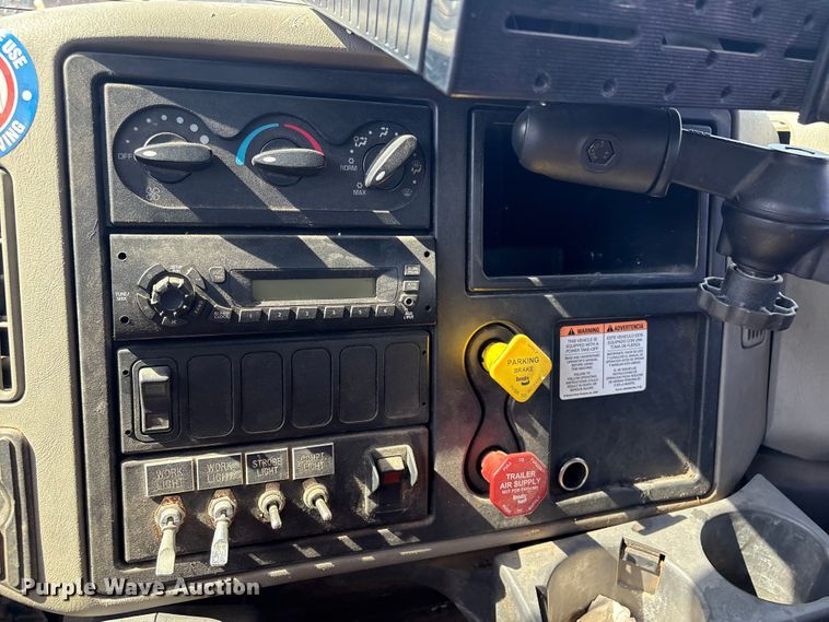 image for item FB8695 2010 International WorkStar 7400 utility / service truck