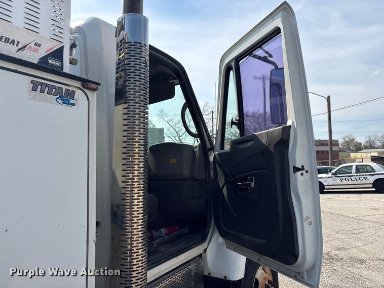 image for item FB8695 2010 International WorkStar 7400 utility / service truck