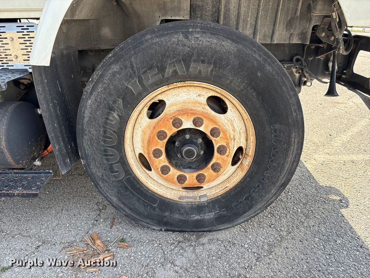 image for item FB8695 2010 International WorkStar 7400 utility / service truck