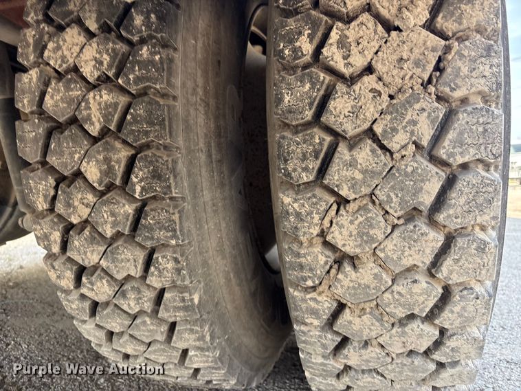 image for item FB8695 2010 International WorkStar 7400 utility / service truck