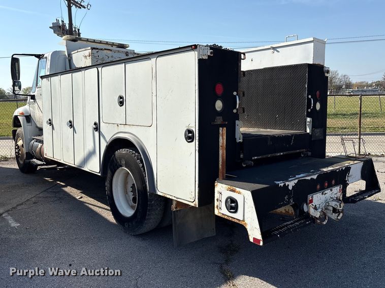 image for item FB8696 2010 International DuraStar 4400 utility / service truck