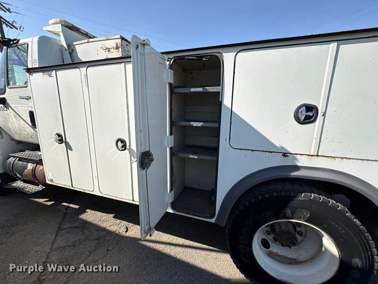 image for item FB8696 2010 International DuraStar 4400 utility / service truck