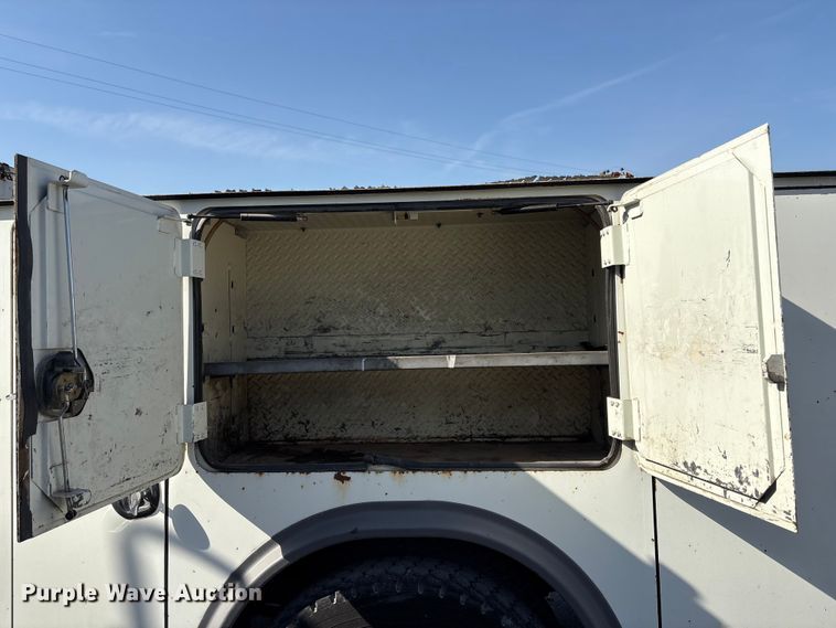 image for item FB8696 2010 International DuraStar 4400 utility / service truck