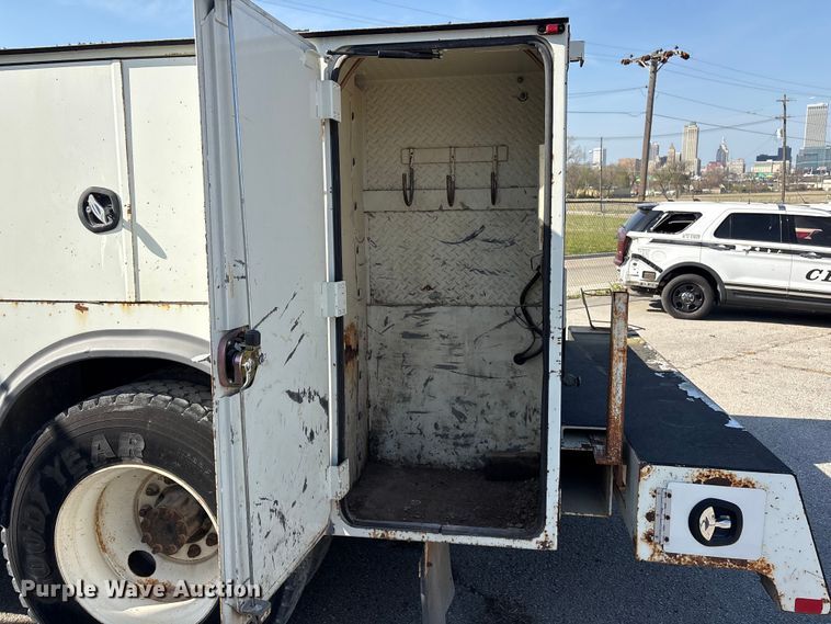 image for item FB8696 2010 International DuraStar 4400 utility / service truck