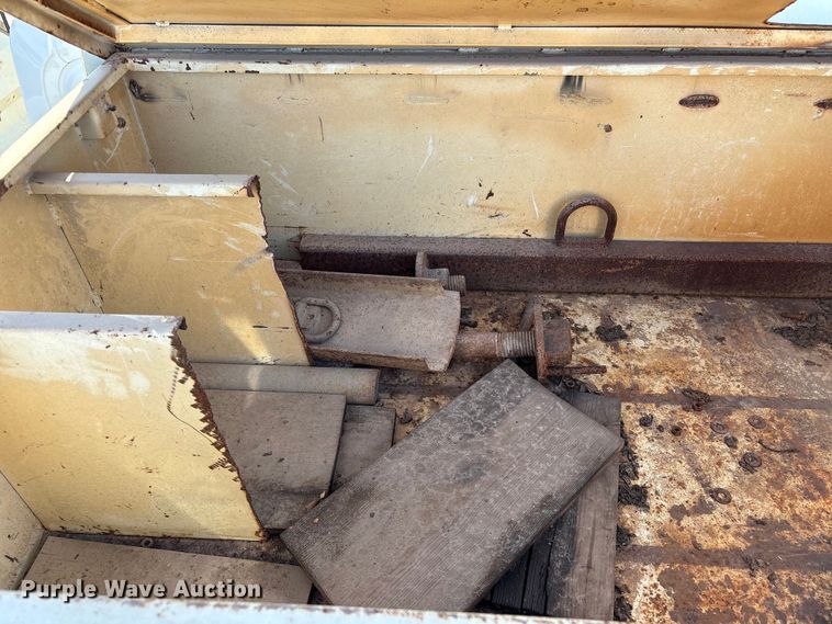 image for item FB8696 2010 International DuraStar 4400 utility / service truck