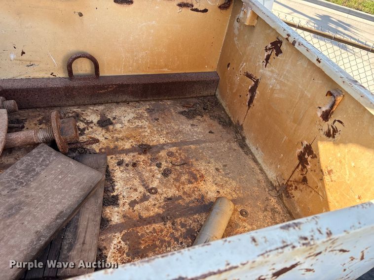 image for item FB8696 2010 International DuraStar 4400 utility / service truck