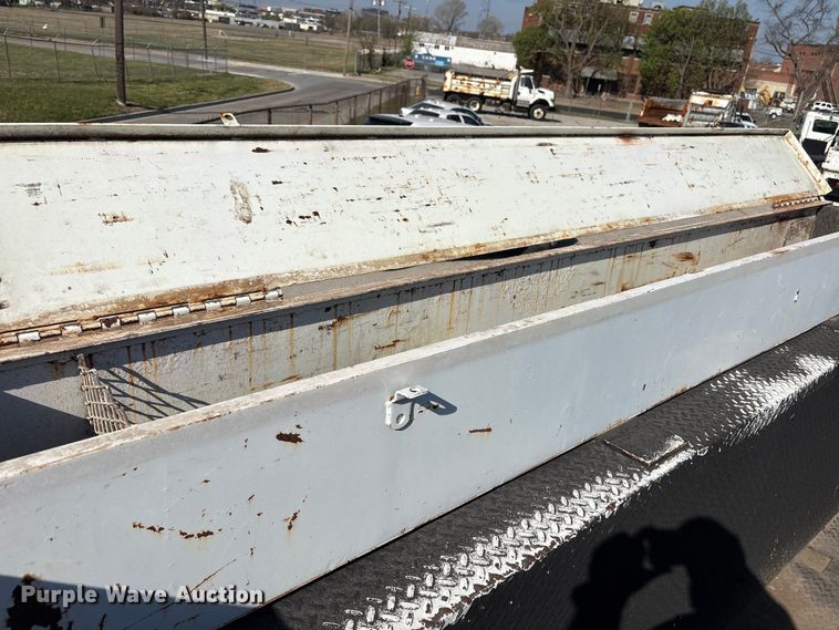 image for item FB8696 2010 International DuraStar 4400 utility / service truck