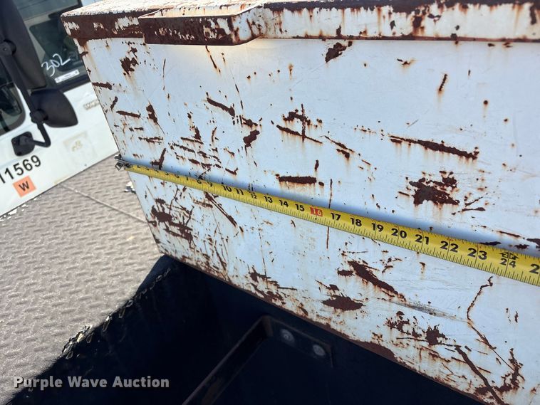 image for item FB8696 2010 International DuraStar 4400 utility / service truck