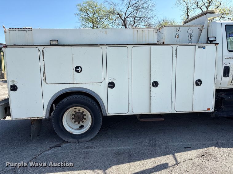 image for item FB8696 2010 International DuraStar 4400 utility / service truck