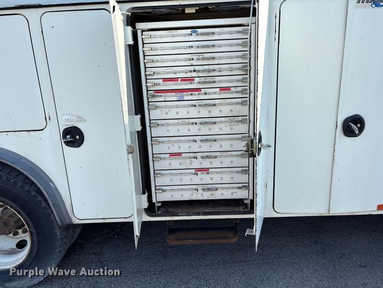 image for item FB8696 2010 International DuraStar 4400 utility / service truck