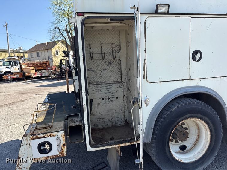 image for item FB8696 2010 International DuraStar 4400 utility / service truck