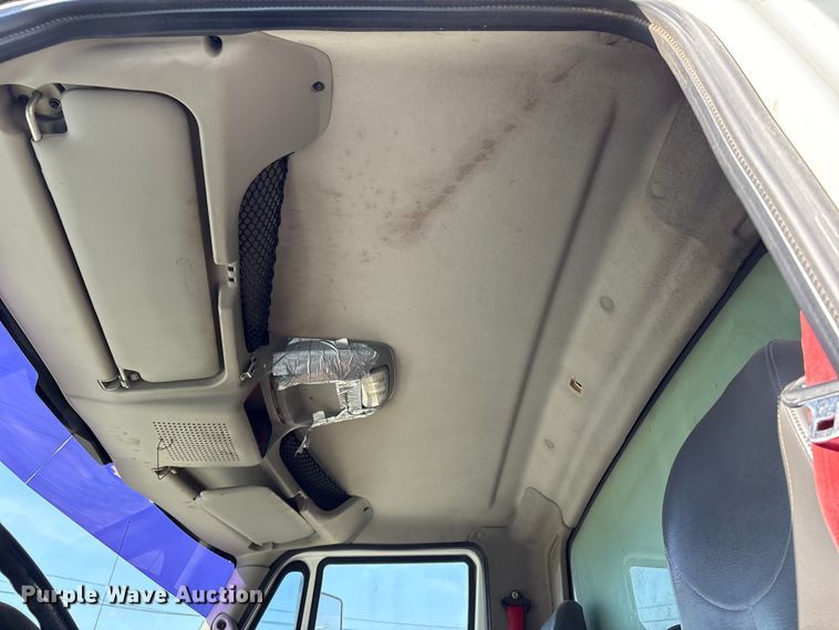 image for item FB8696 2010 International DuraStar 4400 utility / service truck