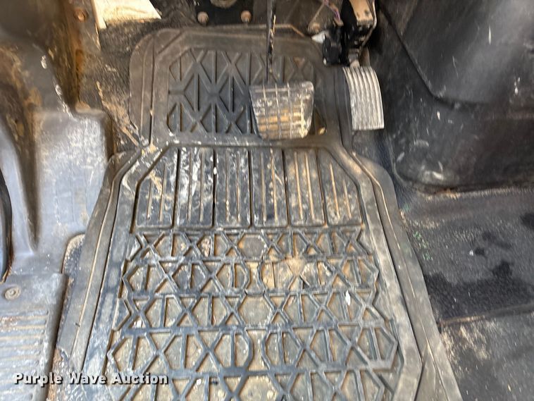 image for item FB8696 2010 International DuraStar 4400 utility / service truck