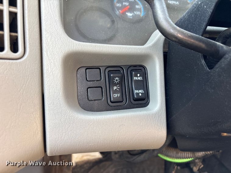 image for item FB8696 2010 International DuraStar 4400 utility / service truck