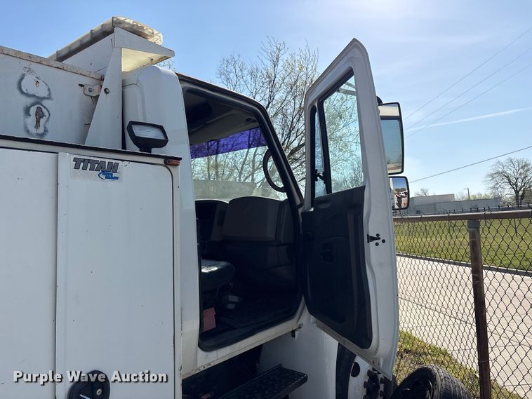 image for item FB8696 2010 International DuraStar 4400 utility / service truck