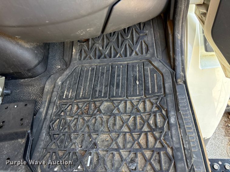 image for item FB8696 2010 International DuraStar 4400 utility / service truck