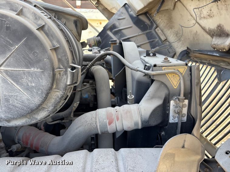 image for item FB8696 2010 International DuraStar 4400 utility / service truck