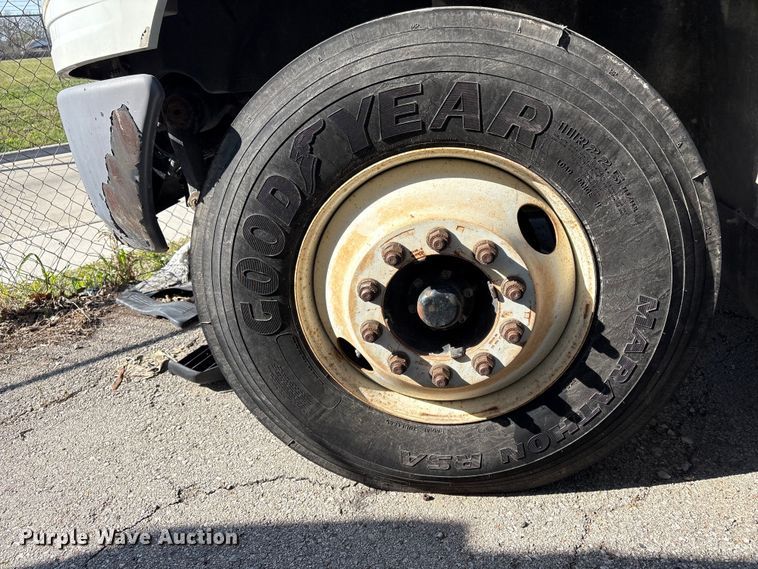 image for item FB8696 2010 International DuraStar 4400 utility / service truck