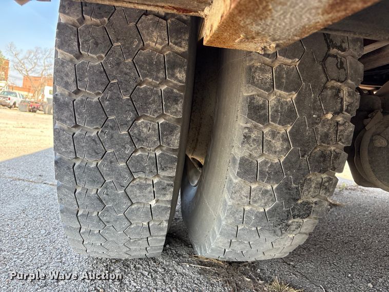 image for item FB8696 2010 International DuraStar 4400 utility / service truck