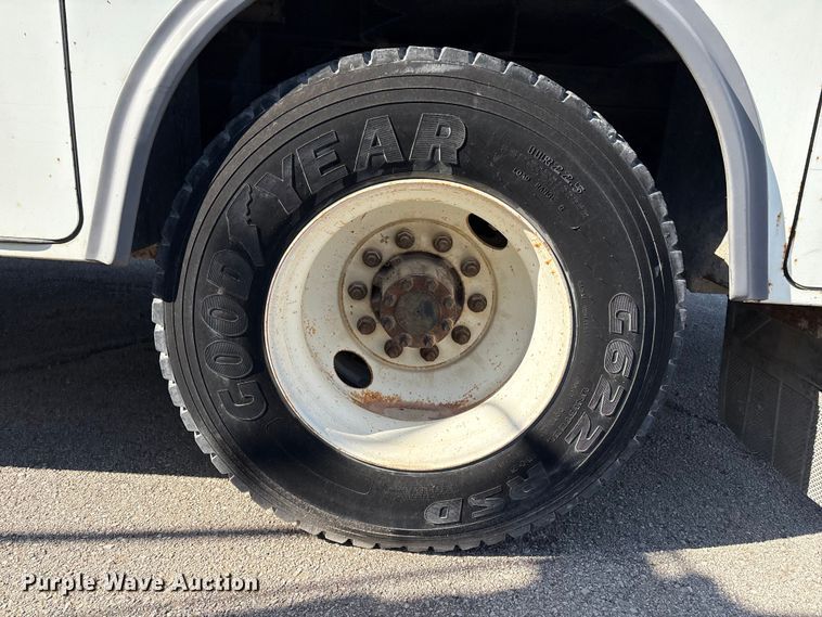 image for item FB8696 2010 International DuraStar 4400 utility / service truck