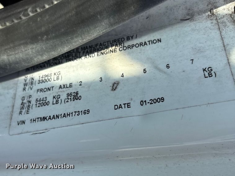 image for item FB8696 2010 International DuraStar 4400 utility / service truck