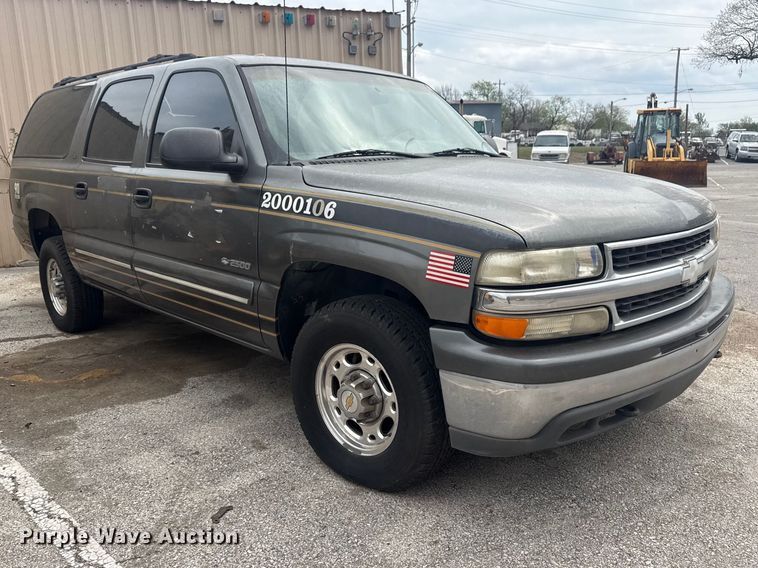 image for item FB8697 2000 Chevrolet Suburban 2500 SUV