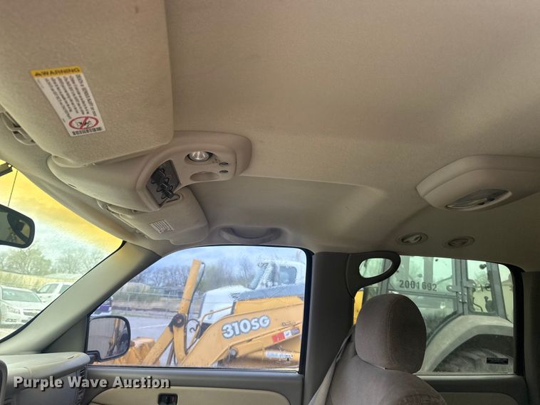 image for item FB8697 2000 Chevrolet Suburban 2500 SUV