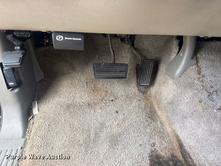 image for item FB8697 2000 Chevrolet Suburban 2500 SUV