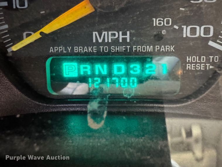 image for item FB8697 2000 Chevrolet Suburban 2500 SUV