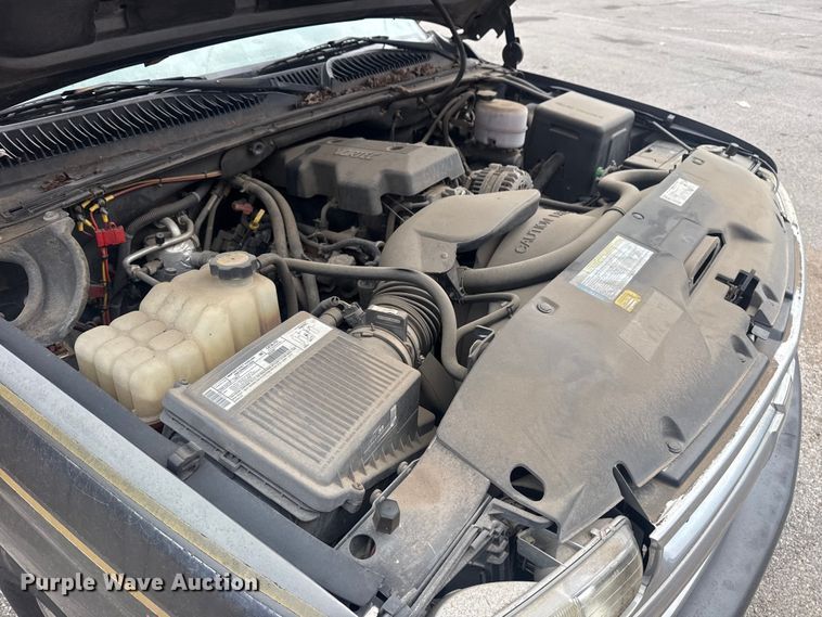 image for item FB8697 2000 Chevrolet Suburban 2500 SUV