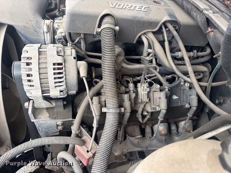 image for item FB8697 2000 Chevrolet Suburban 2500 SUV