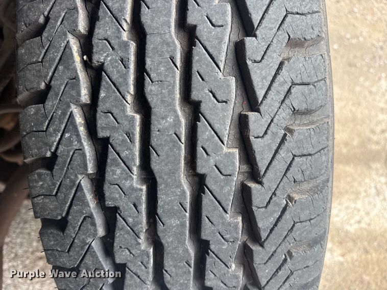 image for item FB8697 2000 Chevrolet Suburban 2500 SUV