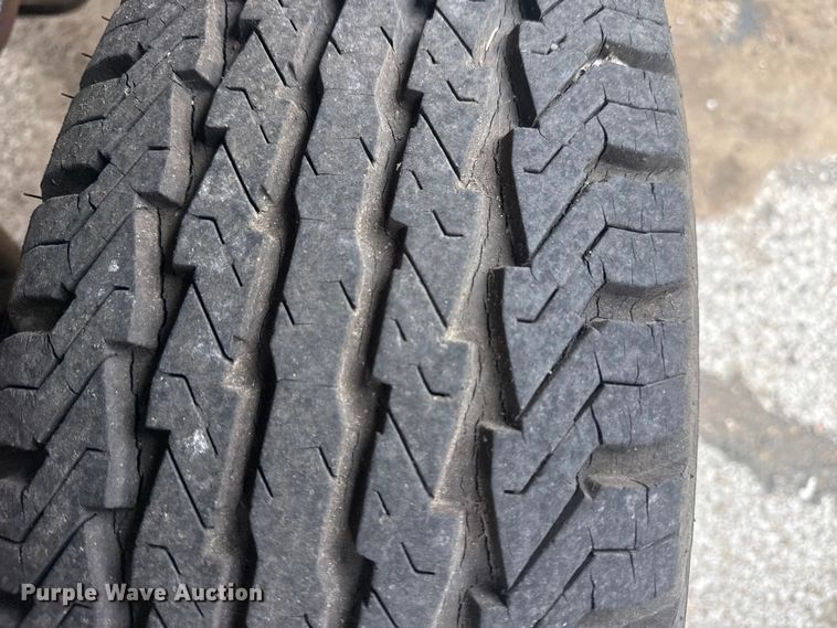 image for item FB8697 2000 Chevrolet Suburban 2500 SUV