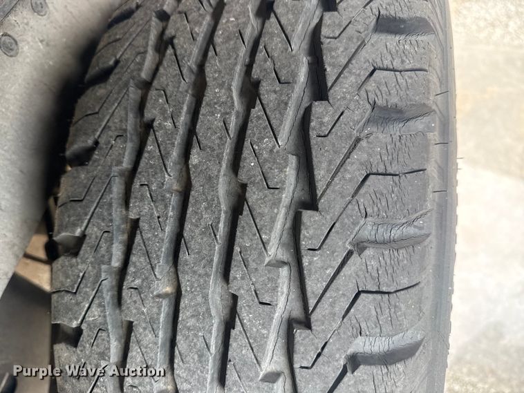 image for item FB8697 2000 Chevrolet Suburban 2500 SUV