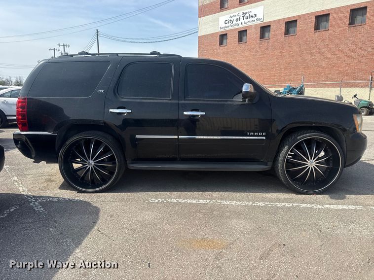 image for item FB8698 2010 Chevrolet Tahoe SUV