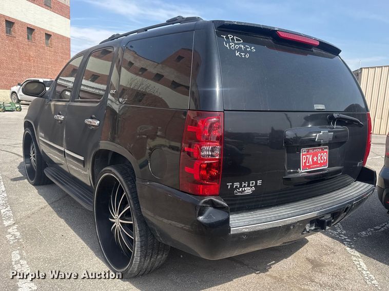image for item FB8698 2010 Chevrolet Tahoe SUV