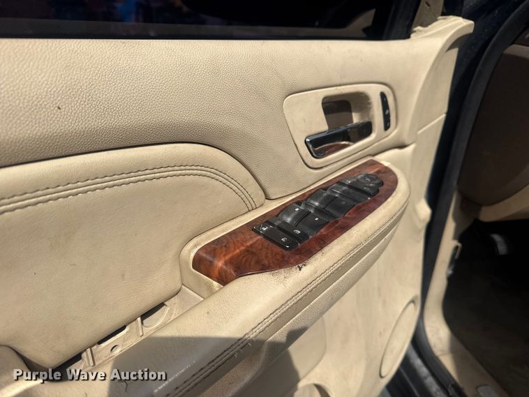 image for item FB8698 2010 Chevrolet Tahoe SUV