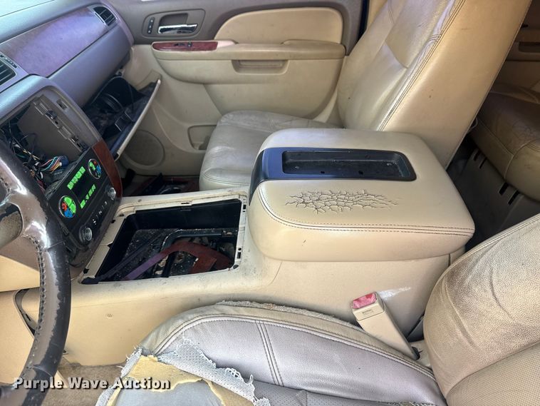 image for item FB8698 2010 Chevrolet Tahoe SUV