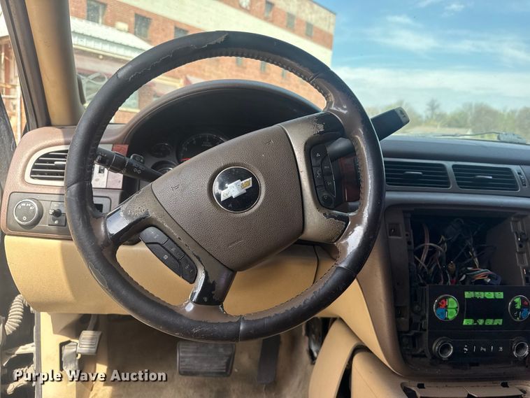 image for item FB8698 2010 Chevrolet Tahoe SUV