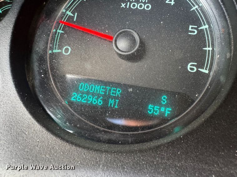 image for item FB8698 2010 Chevrolet Tahoe SUV