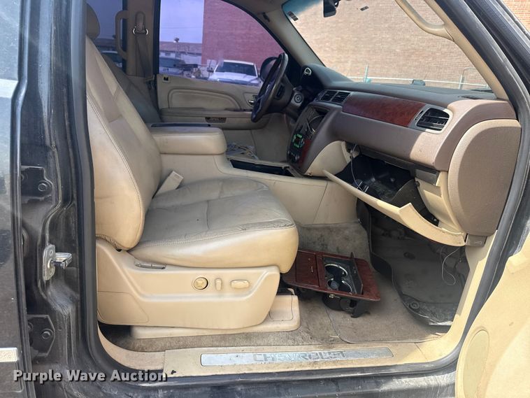 image for item FB8698 2010 Chevrolet Tahoe SUV