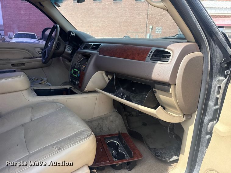 image for item FB8698 2010 Chevrolet Tahoe SUV