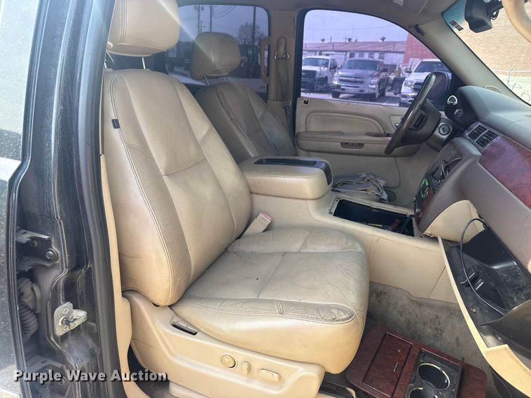 image for item FB8698 2010 Chevrolet Tahoe SUV