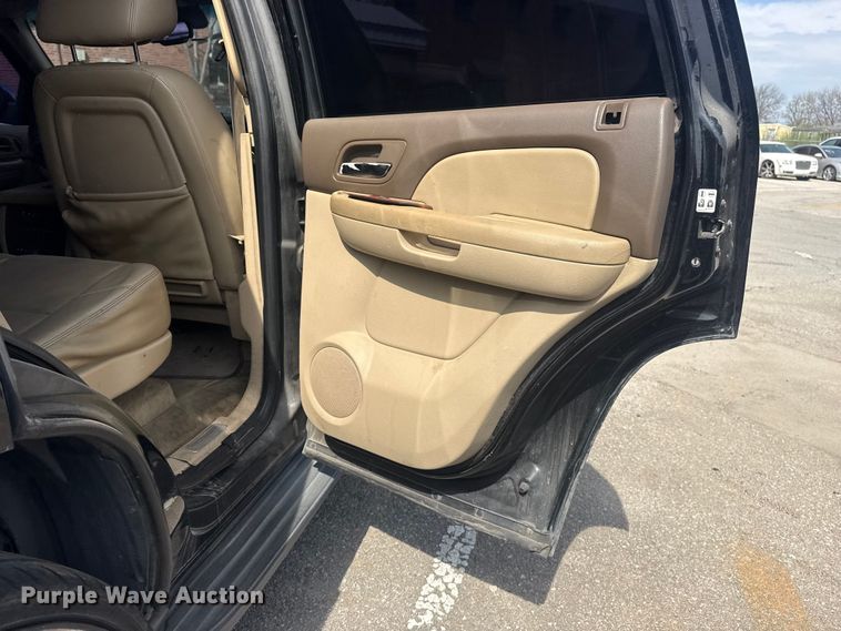 image for item FB8698 2010 Chevrolet Tahoe SUV