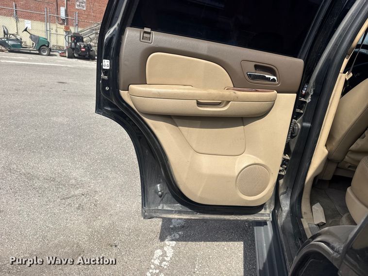 image for item FB8698 2010 Chevrolet Tahoe SUV